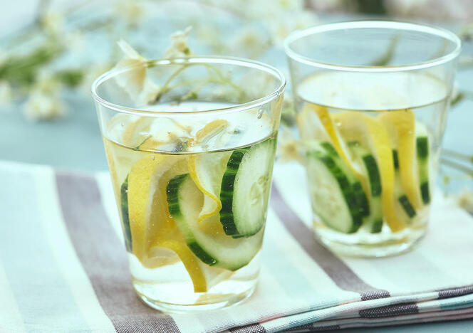 Tupperware Agua Aromatizada con Jengibre y Pepino 